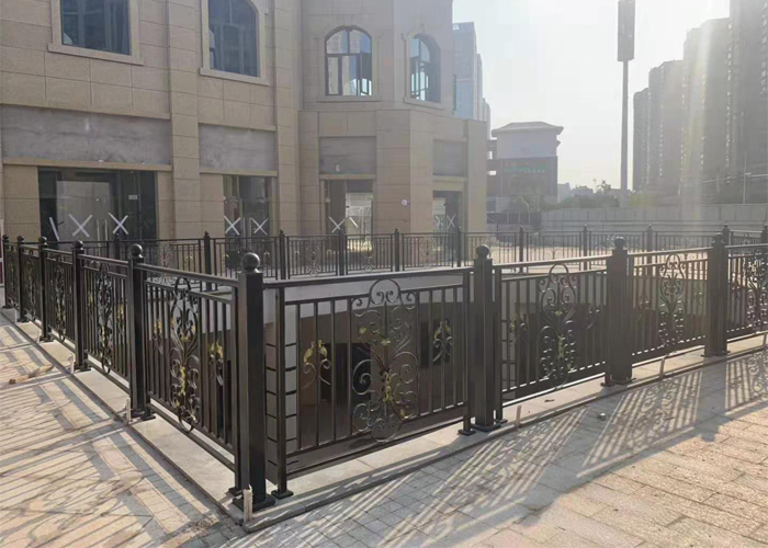 安远商业中心商场室外锌钢护栏扶手工程案例